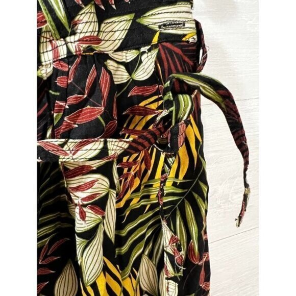 Olivaceous Tropical Print Pleated Flowy High Rise Shorts Small - Picture 7 of 9